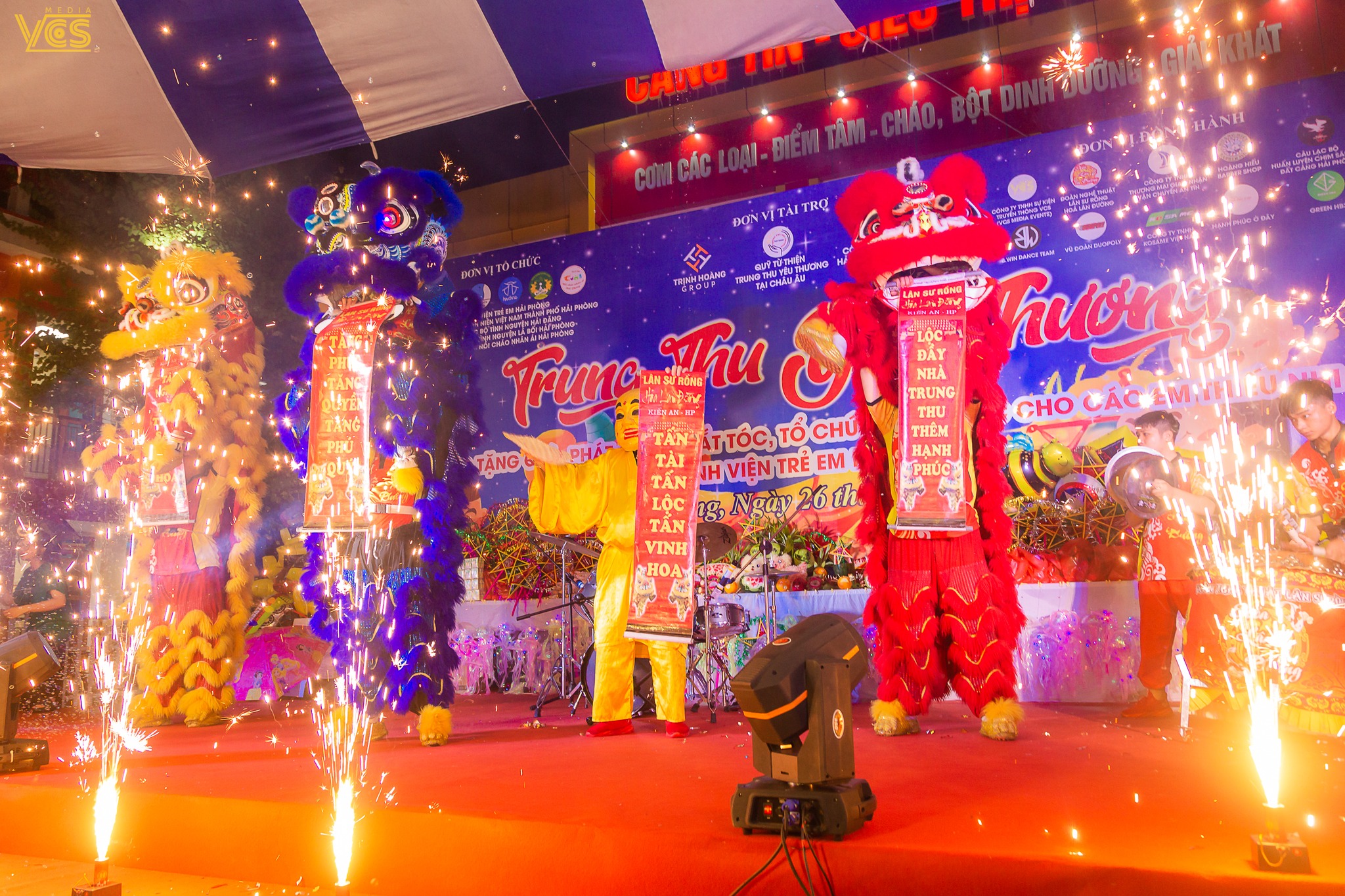 Trưởng phòng VCS MEDIA EVENT hóa trang thành ếch xanh kute - quấy hết mình tại sự kiện "Trung thu yêu thương" tại bệnh viện trẻ em Hải Phòng