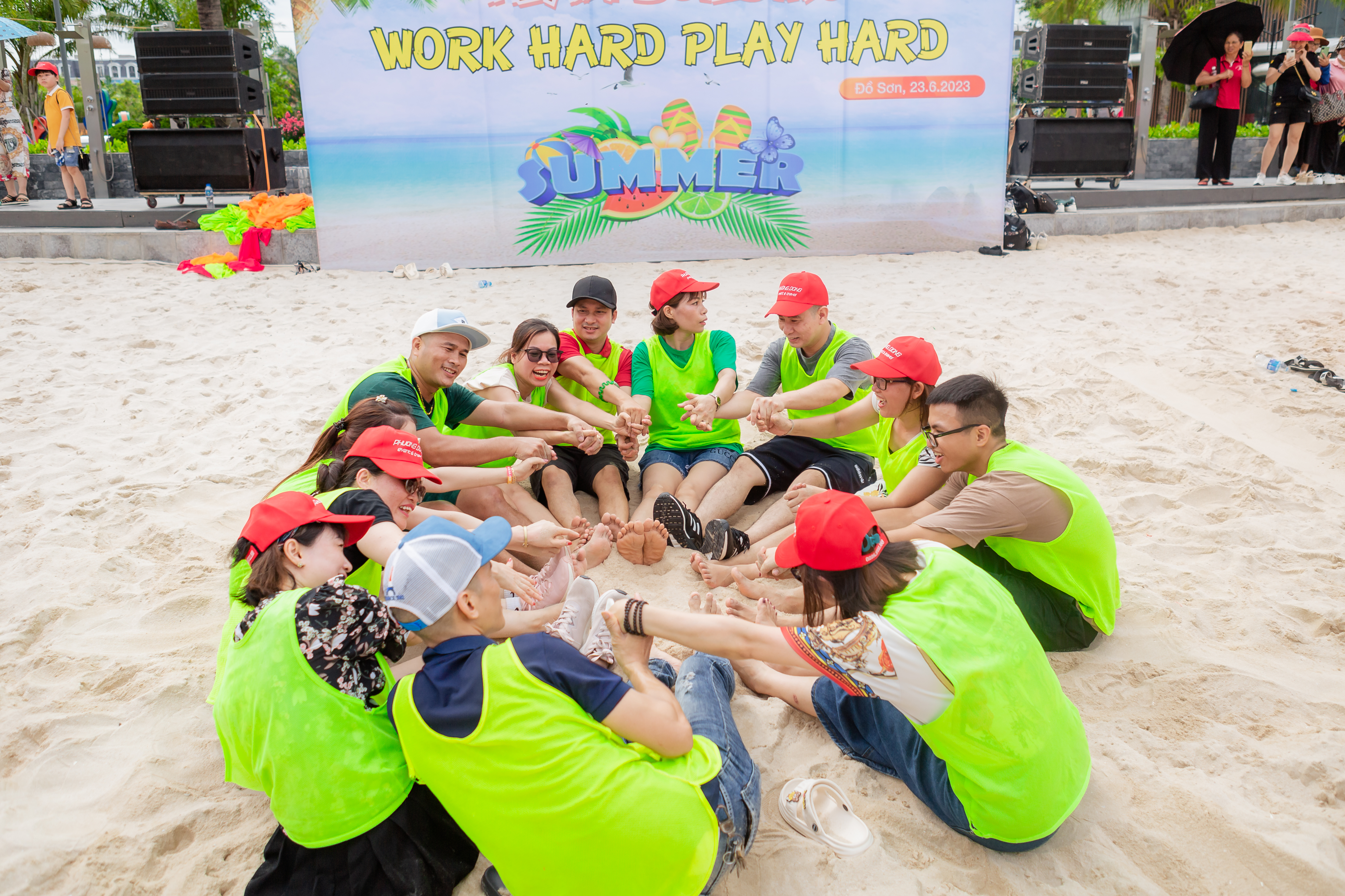 GỢI Ý CÁC CÁCH TỔ CHỨC TEAMBUILDING CHO CÔNG TY HOÀN HẢO NHẤT 