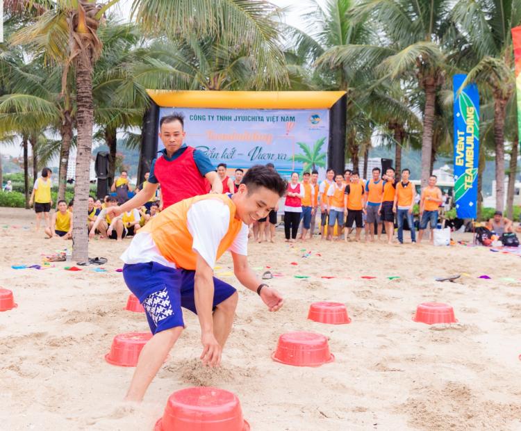 Team building cùngcông ty TNHH JYUICHIYA Việt Nam