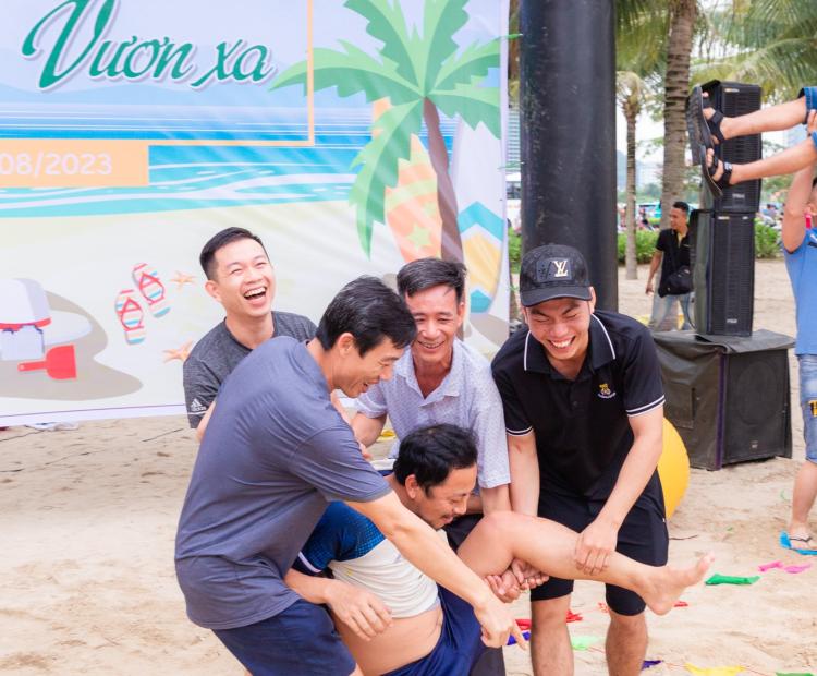 Team building cùngcông ty TNHH JYUICHIYA Việt Nam