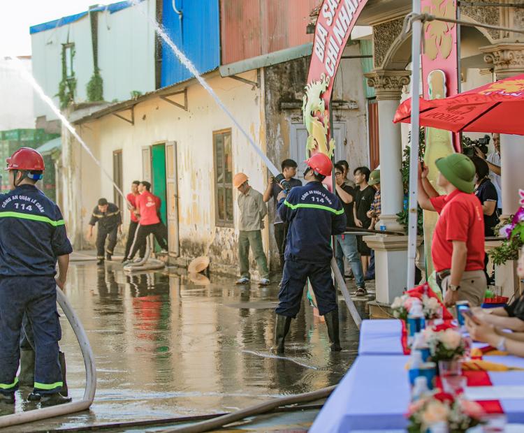 CỤM DOANH NGHIỆP VĨNH NIỆM ĐÃ KẾT HỢP CÙNG LỰC LƯỢNG CẢNH SÁT DIỄN TẬP PHƯƠNG ÁN PHÒNG CHÁY CHỮA CHÁY VÀ CỨU HỘ 2023 
