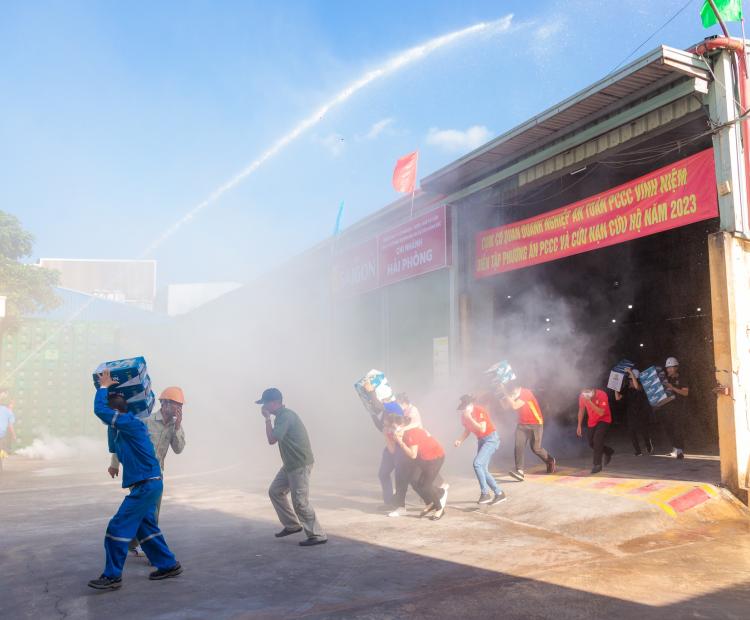 CỤM DOANH NGHIỆP VĨNH NIỆM ĐÃ KẾT HỢP CÙNG LỰC LƯỢNG CẢNH SÁT DIỄN TẬP PHƯƠNG ÁN PHÒNG CHÁY CHỮA CHÁY VÀ CỨU HỘ 2023 