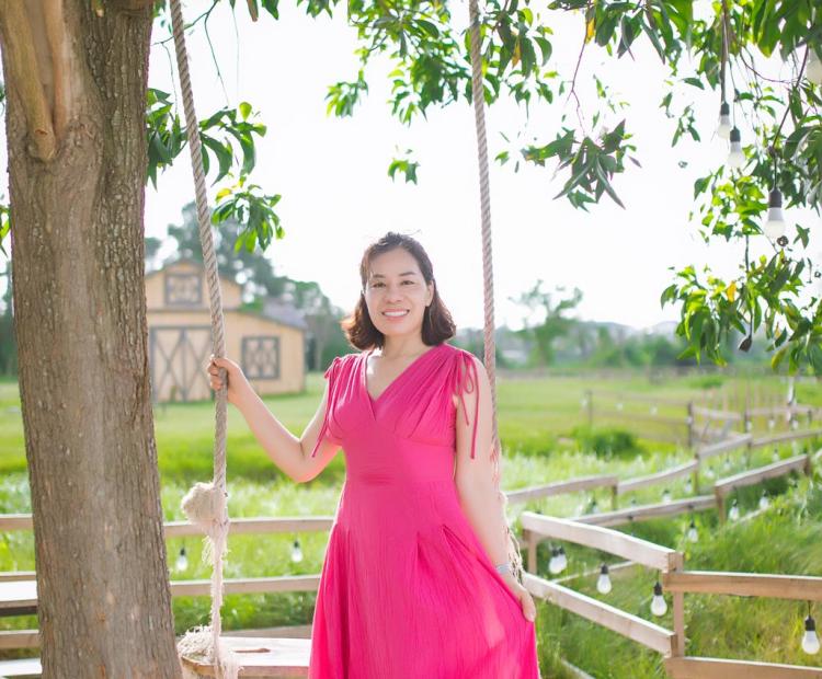 CHỊ EM ÁO DÀI HƯỚNG DƯƠNG