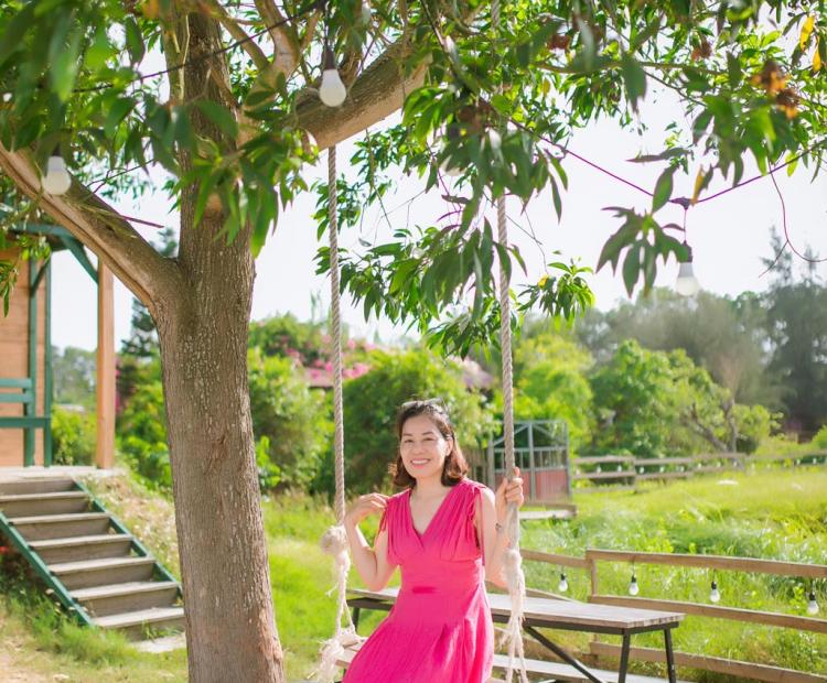 CHỊ EM ÁO DÀI ĐỒI RỒNG