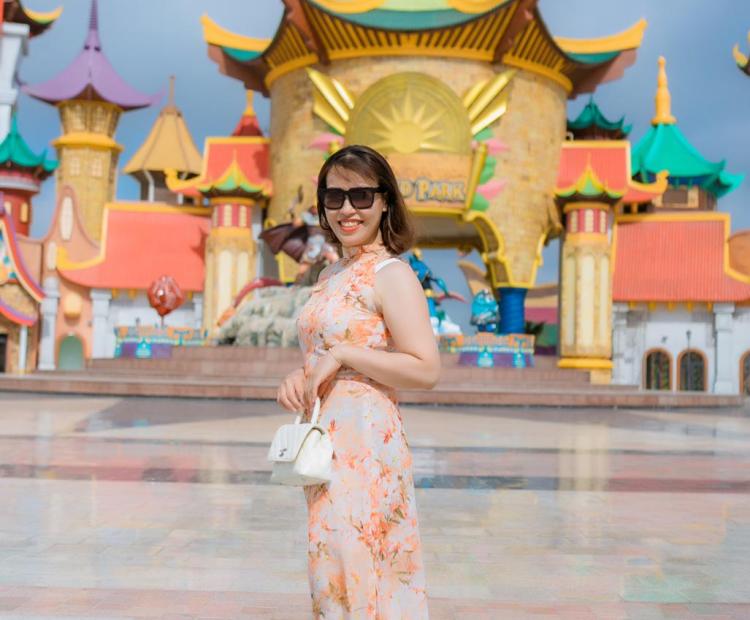 CHỊ EM ÁO DÀI ĐỒI RỒNG