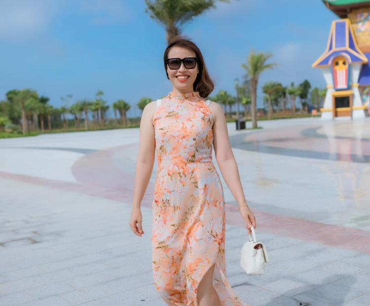 CHỊ EM ÁO DÀI ĐỒI RỒNG