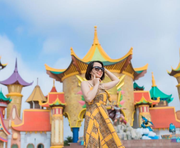 CHỊ EM ÁO DÀI ĐỒI RỒNG