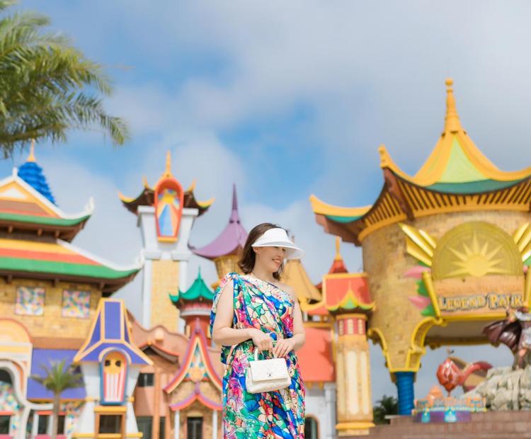 CHỊ EM ÁO DÀI ĐỒI RỒNG