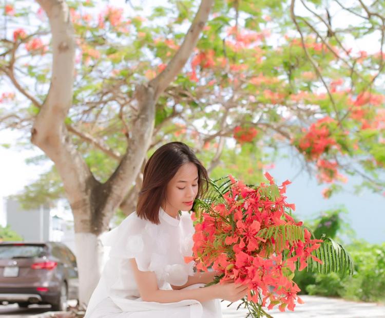 CHỊ EM ÁO DÀI HOA PHƯỢNG
